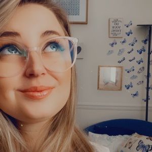 Meet your Posher, Christine